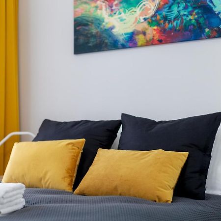 Апартаменты Yellow Sunset Studio Варшава Экстерьер фото